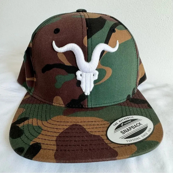 Yupoong The Classics LONGHORN SKULL Camouflage Adjustable Snapback Cap  for Men - Picture 1 of 7